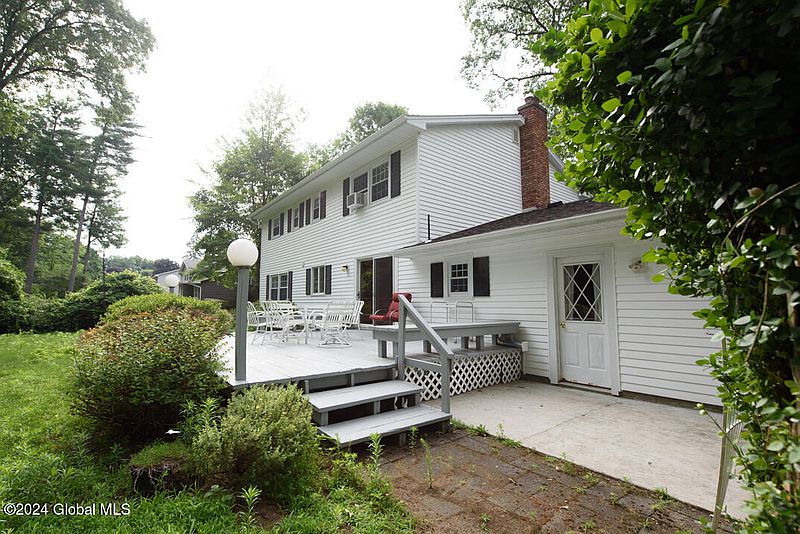 4th image of 360 W Highland Drive
