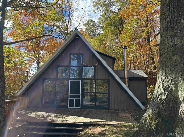 559 N M553 Hwy, Marquette, MI 49855