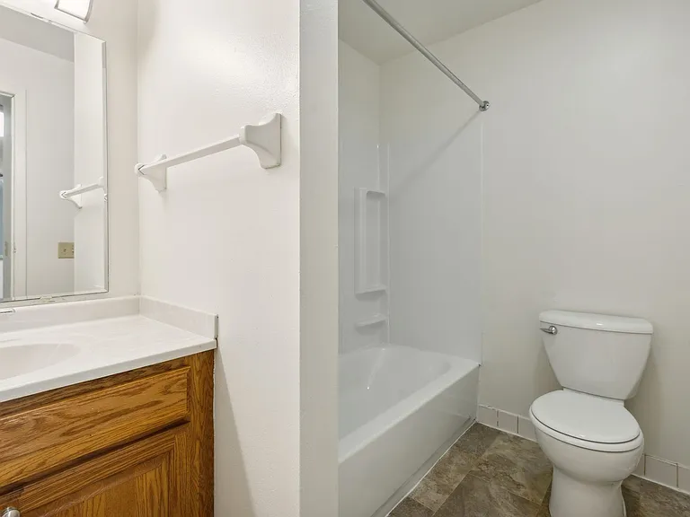 Country Meadows Apartments — Photo 42