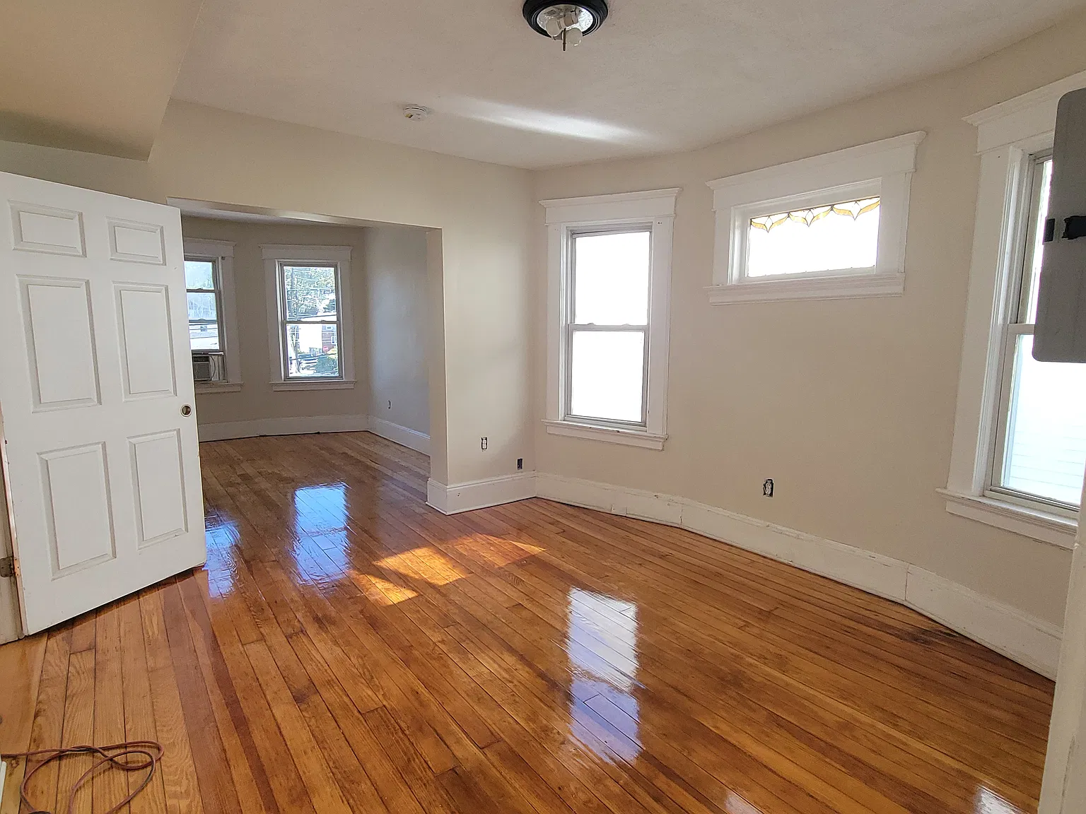 4 bed, 1200 sqft, $3,200 — Photo 3