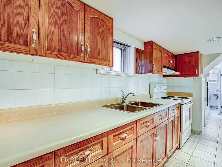 135 Cadorna Ave — Photo 25