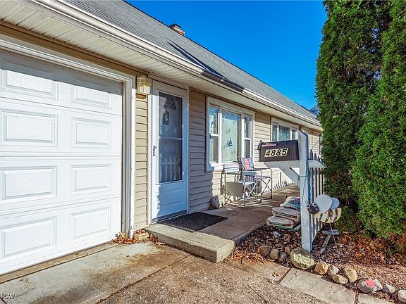 2nd image of 4885 Ivanhoe Ave