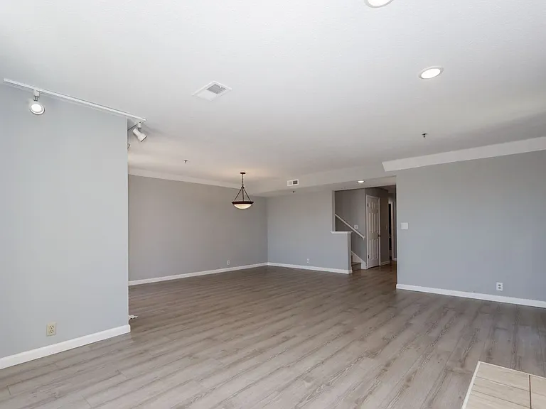 432 Portofino Dr #403 — Photo 9