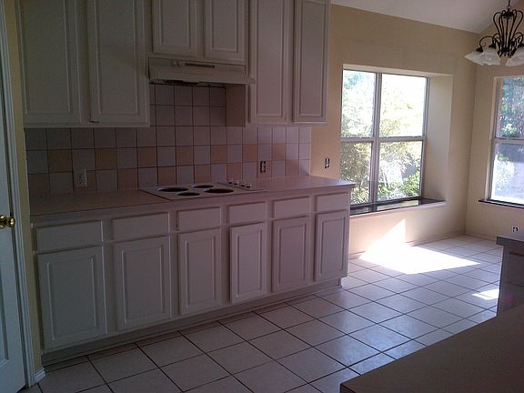 breakfast nook, picture window