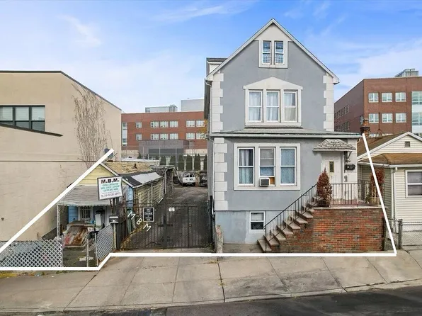 54-27 73rd Pl #3, Maspeth, NY 11378