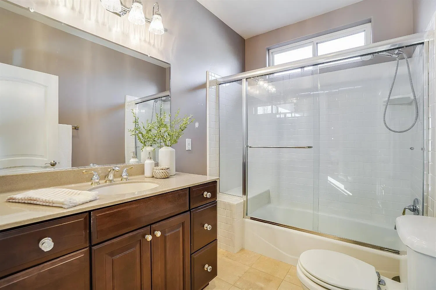 5 bed, 2365 sqft, $6,000 — Photo 4