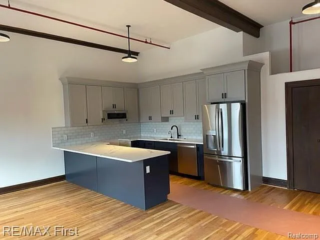 2 bed, 1.0 bath, 1100 sqft, $2,750 — Photo 4
