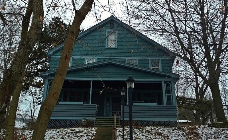 2nd image of 3111 McRoberts Rd