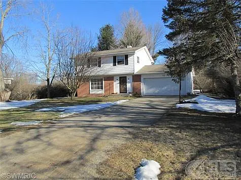 20540 Edgewood Dr photo 1