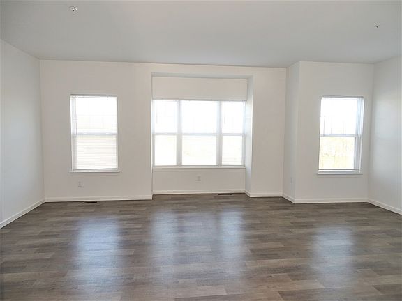 2nd image of 22 Glenbrook Ct