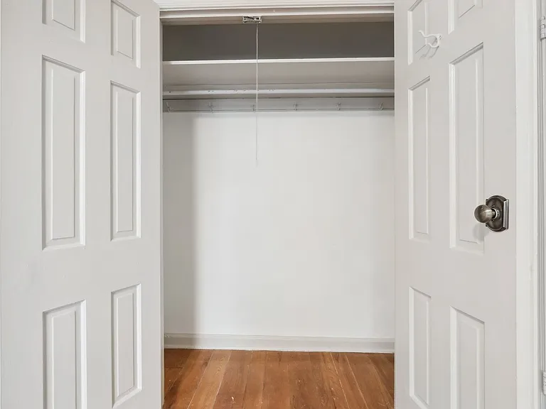 Carlton Park Apartments — Photo 65