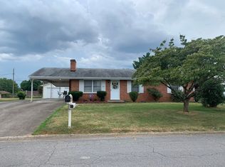611 Greenwich Dr, Roanoke, VA 24019
