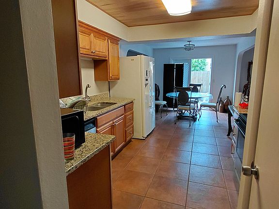 3rd image of 561 Falkland Rd