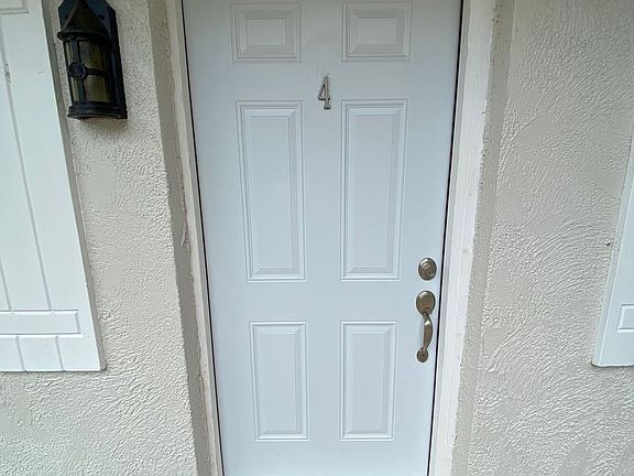 2nd image of 600 N Grove St #11393731
