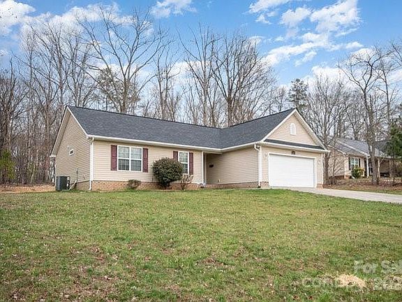 2nd image of 2208 Larkspur Ln