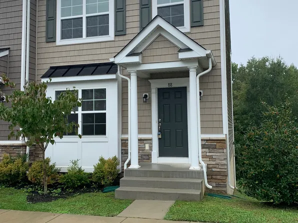 88 Andrews Pl, Fredericksburg, VA 22405