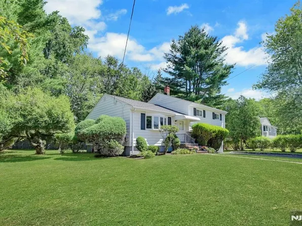 103 Primrose Ln, Closter, NJ 07624