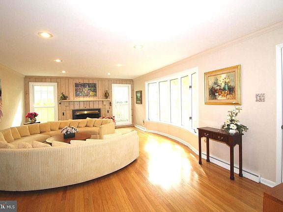 4th image of 1706 Gunning Dr