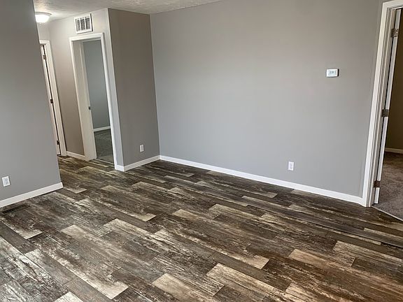 2nd image of 15 Starling Hill Dr