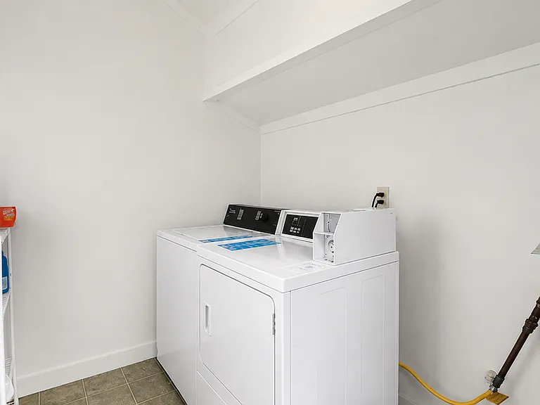 2330 Geary Street LLC — Photo 9