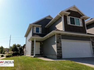 8749 Remi Dr, Lincoln, NE 68526