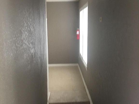5th image of 9 N Jefferson St #B
