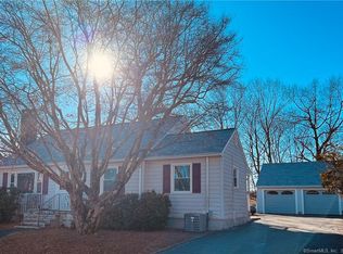20 Summit St, Derby, CT 06418