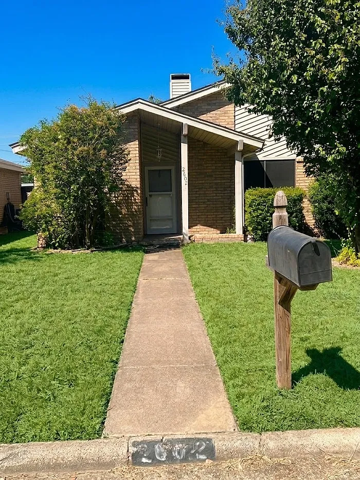 2 bed, 1.5 bath, 1008 sqft, $1,499 — Photo 1