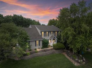 8648 Greenwood Ln, Lenexa, KS 66215