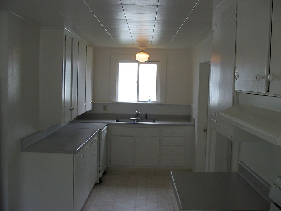 2nd image of 569 F St