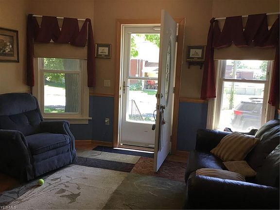 4th image of 1618 Lake Ave