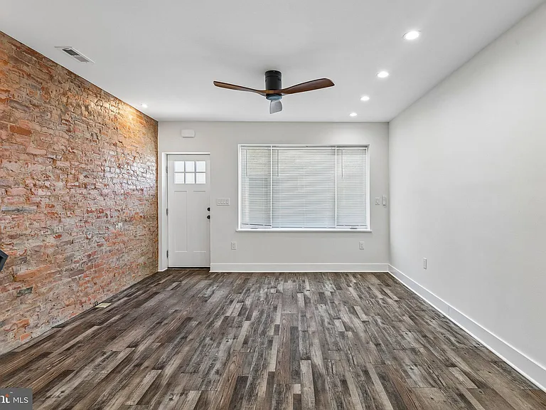 3156 Almond St — Photo 12