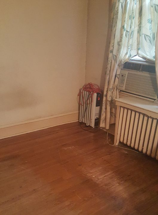 2nd image of 5832 N 6th St