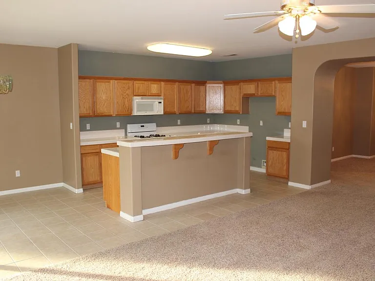 14501 Flower Crest Ave — Photo 4