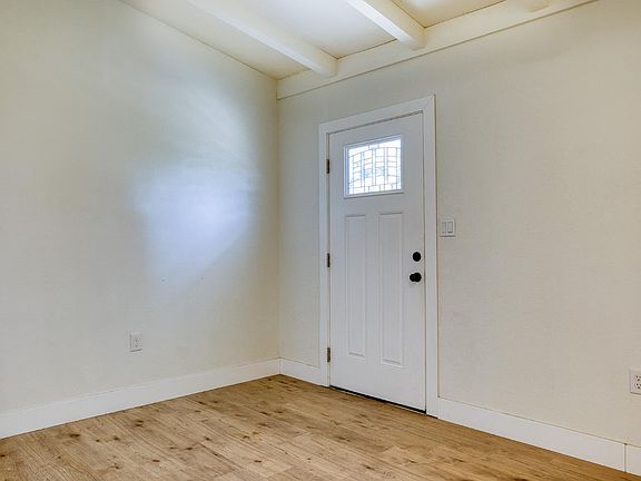 3rd image of 2323 Del Rio Dr