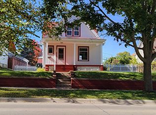 709 State St, Cedar Falls, IA 50613