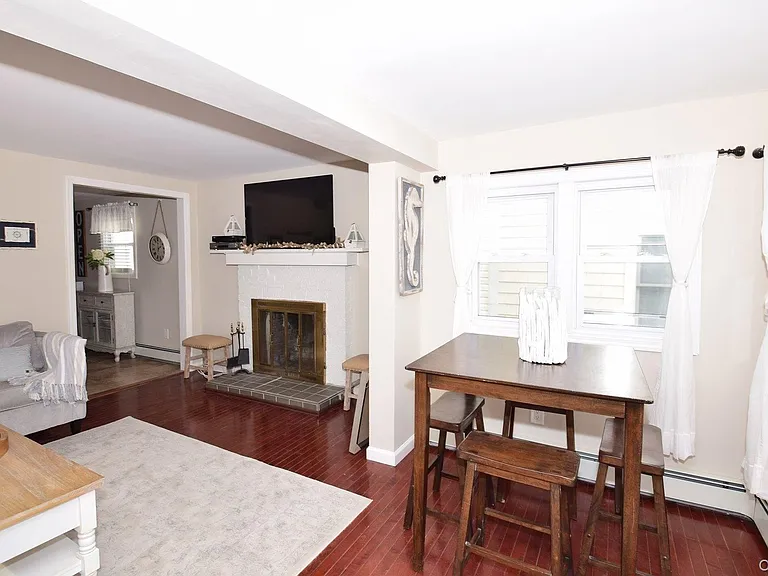 73 Nebraska St — Photo 4