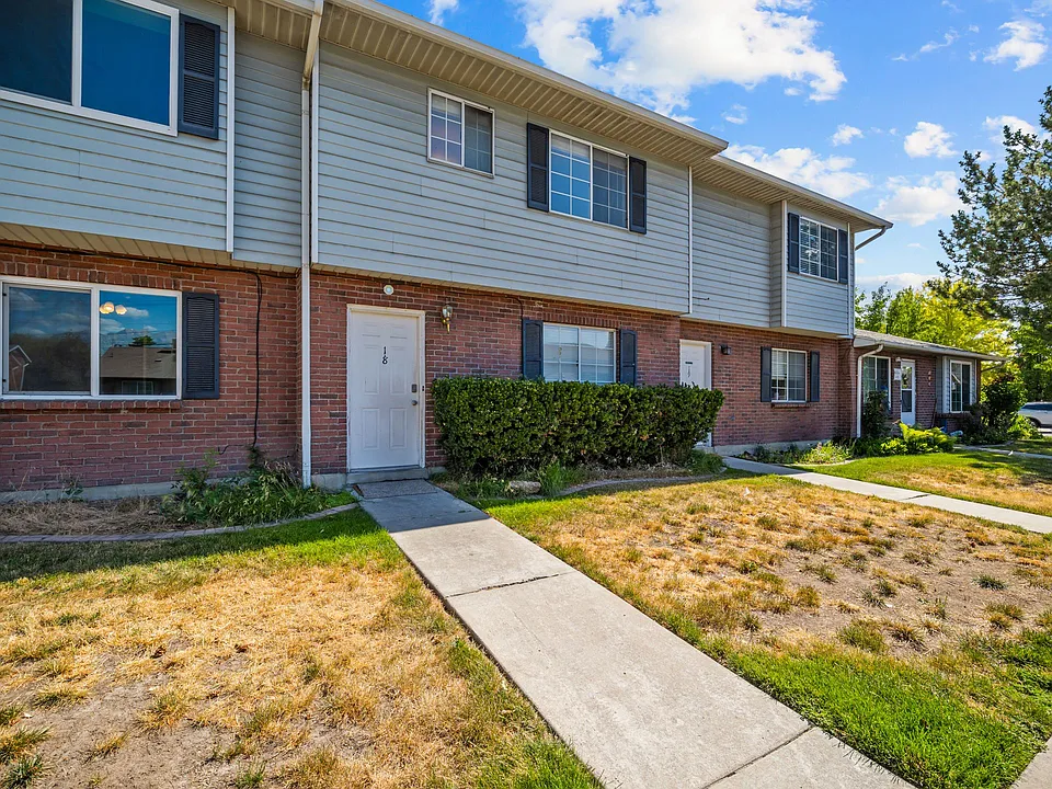 945 S Freedom Blvd #18