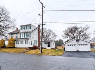 341 Chestnut St, Leesport, PA 19533