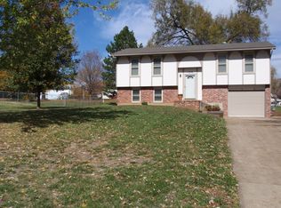 1310 NW Mandell Rd, Topeka, KS 66618