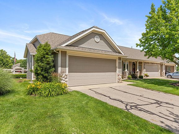 3rd image of 4626 Canterbury Ct