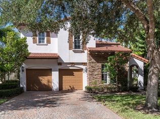 956 Mill Creek Dr, Palm Beach Gardens, FL 33410