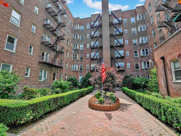 8449 168th Street #5D, Jamaica Hills, NY 11432