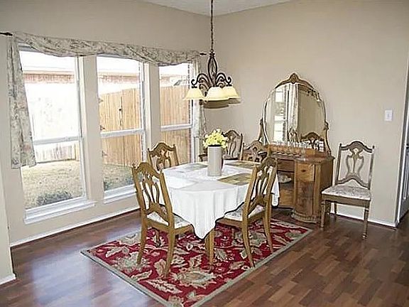 3rd image of 7900 Squire Ln