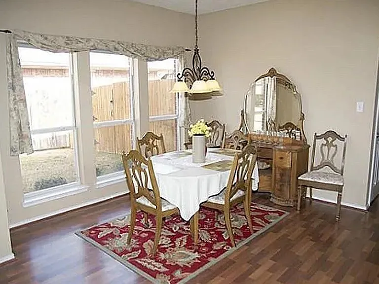 7900 Squire Ln — Photo 3