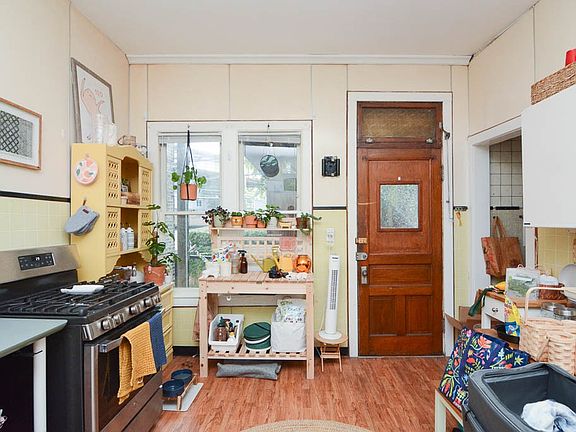 4th image of 3426 N Lincoln Ave Unit 2