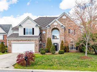 4960 Riverview Dr, Harrisburg, NC 28075