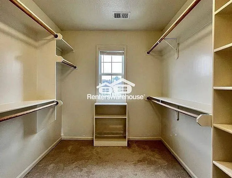15861 Linden St — Photo 35