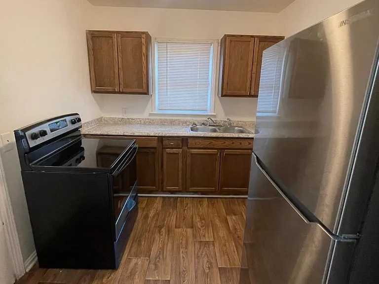 1169 Edgefield Dr SW — Photo 2