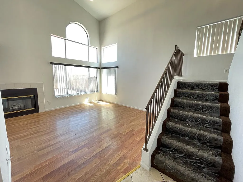 3 bed, 1421 sqft, $2,090 — Photo 4